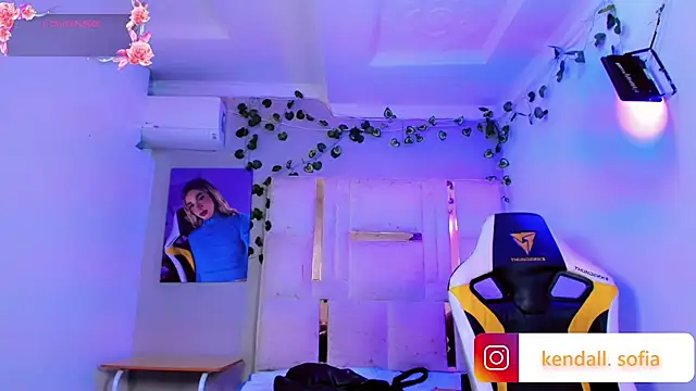 XXX chat uživo modela Sophiaa_doll_