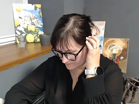 Chatroom XXX en direct de Milfa_meddison