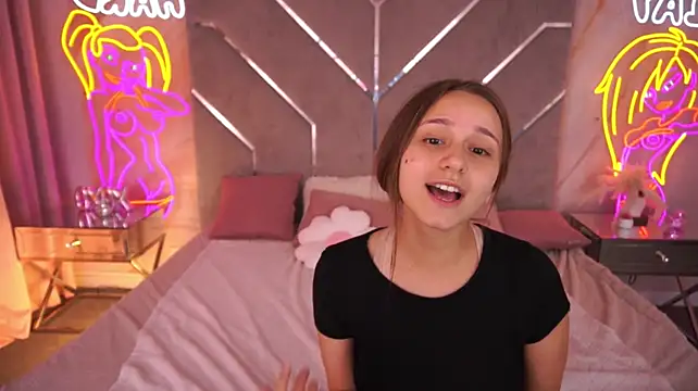 TinyNatalie's Live XXX Chat