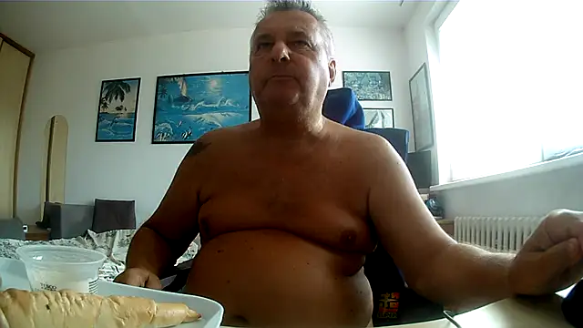 Robert_SK1: διαδικτυακό σόου στην κάμερα