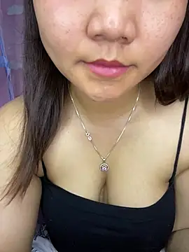 Sunset-yll's Live XXX Chat