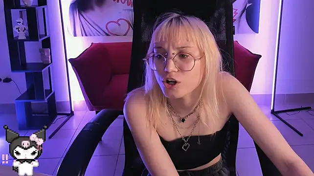 ReminaMeow's Live XXX Chat