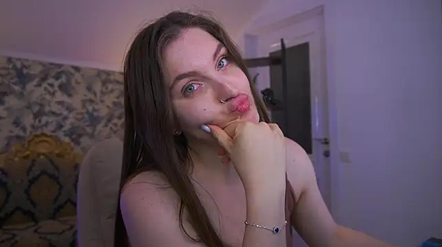 EmmyCharmm's Live XXX Chat