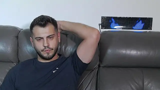 Živý XXX chat CrazyDom1