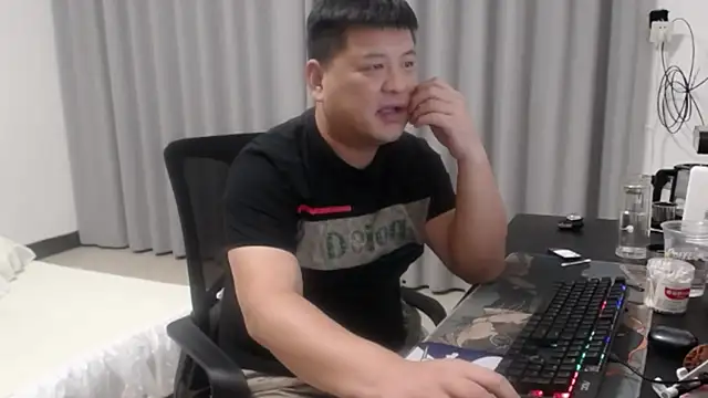 zhang1118 – Naživo XXX chat