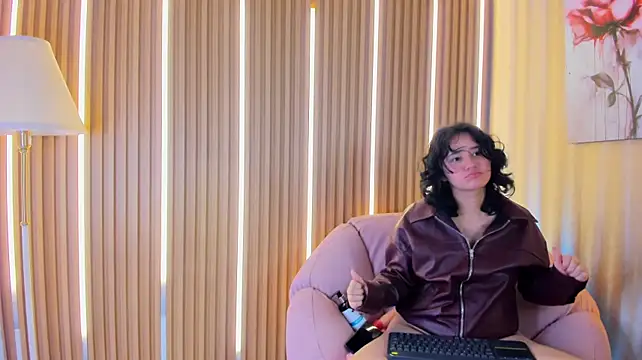 Lizzie_Lohan live XXX chat