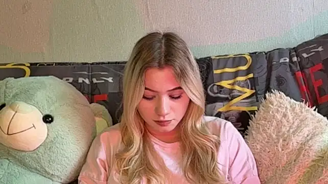 EarlineStrojnys Chat XXX live