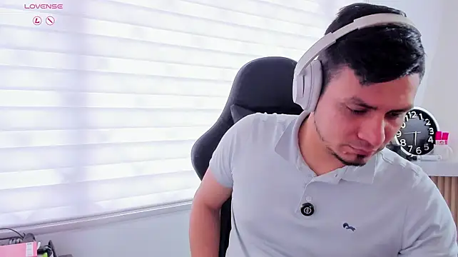 XXX chat uživo modela Rick_Adams