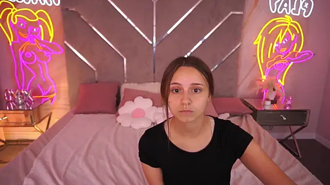 TinyNatalie élő XXX-chatje