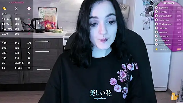 lina__tyaaan's Live XXX Chat