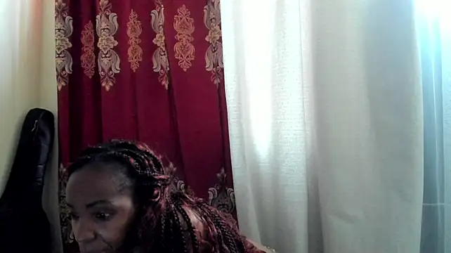 Dynasty_Smiles Live XXX-chat