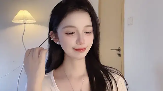 Annie-3's Live XXX Chat