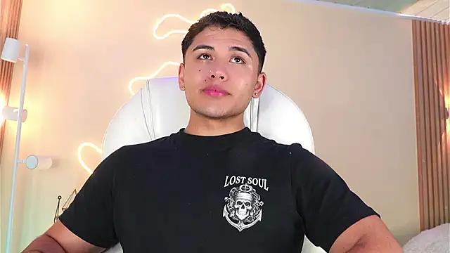 MatiasKorn Chat XXX in diretta
