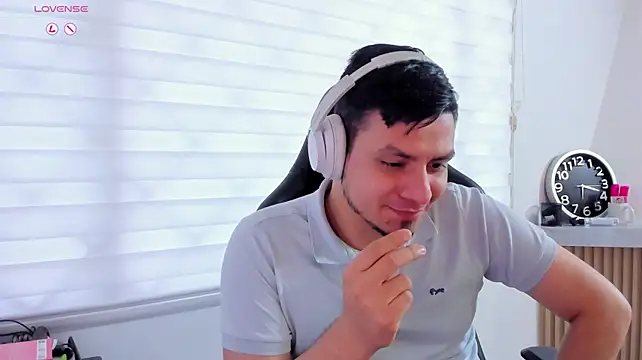 XXX chat uživo modela Rick_Adams