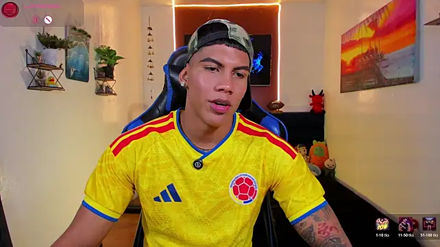 Damian_latinxxx Show in webcam