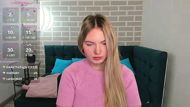 צ'אט XXX בשידור חי של EvelineAmore