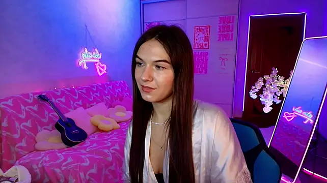 luna_lust_212 Adlı Modelin Canlı XXX Sohbeti