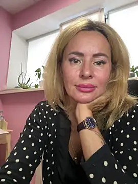 Tania201243: онлайн-секс-чат