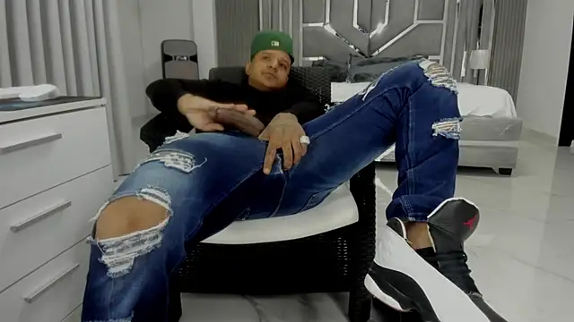 Chat XXX Live master_leather