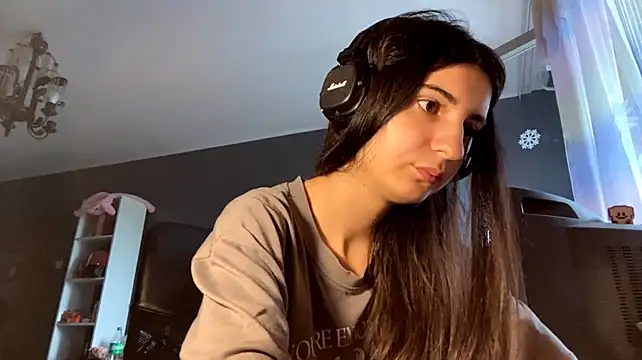 XXX chat uživo modela MindaHallmon