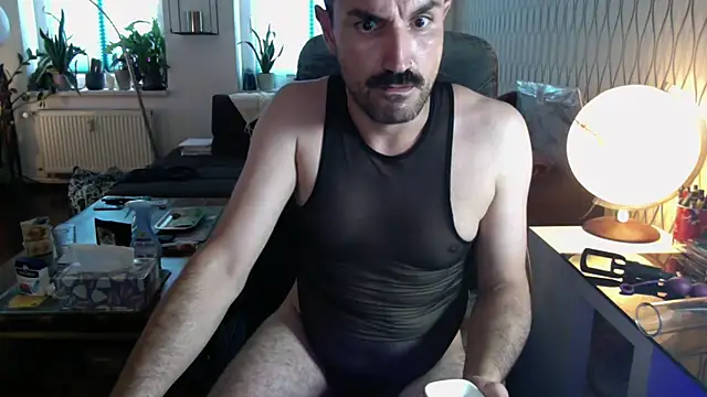 tomz0819's Live XXX Chat