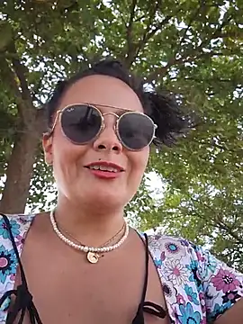 צ'אט XXX בשידור חי של bellapaty