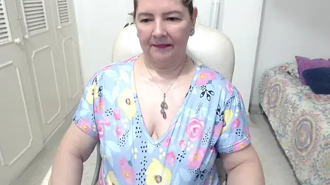 leonela_69's Live XXX Chat