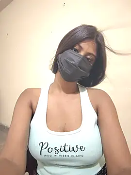 RAGNI-Love Chat XXX in diretta
