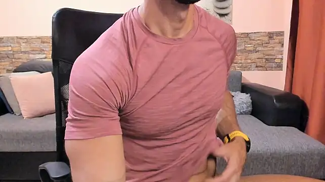 HotHunkTrainer's Live XXX Chat
