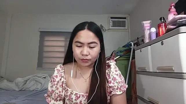 XXX chat uživo modela CandieHand