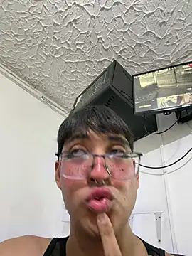 XXX chat uživo modela Andrew_sissy