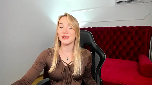 Živý XXX chat ElaraVoltage