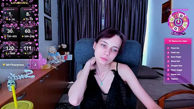 MiniLysii Adlı Modelin Canlı XXX Sohbeti