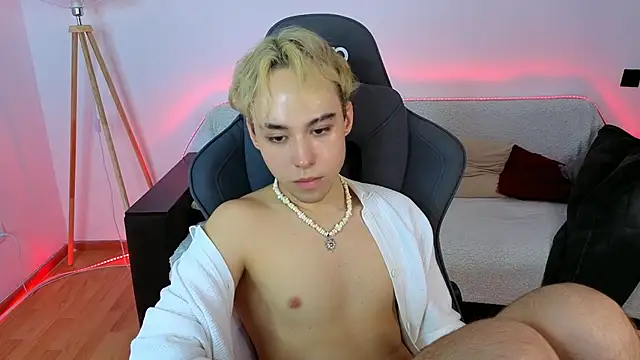 Yan_Cat ওয়েবক্যাম শো