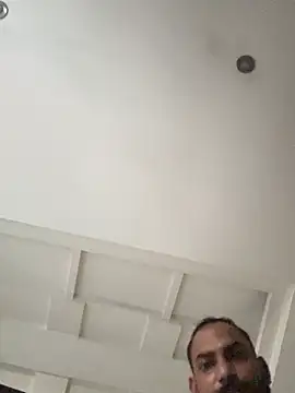הופעת וובקאם של LustfulJerk114