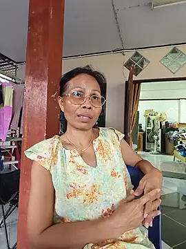 Chat +18 de Mama_Eva_1 ao vivo