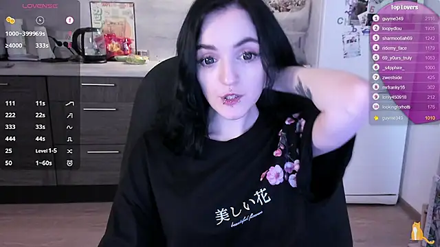 lina__tyaaan Chat XXX in diretta