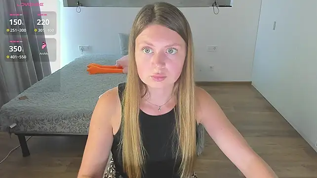 XXX chat uživo modela Kitkatvel