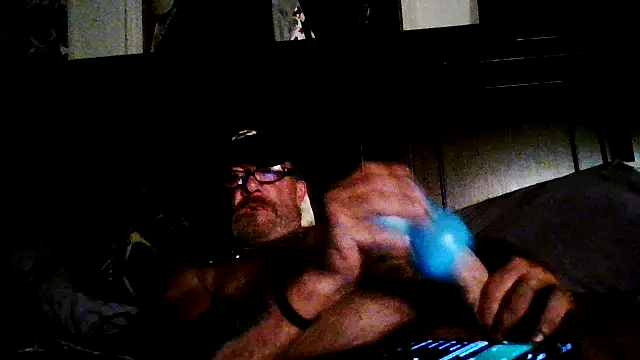 bigdaddyrooster's Live XXX Chat