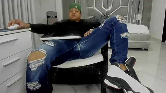 Chat XXX Live master_leather