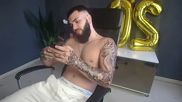 Онлайн чат XXX OscarWillss