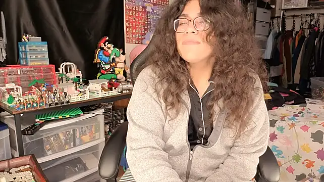 XXX chat uživo modela ShinyCherub