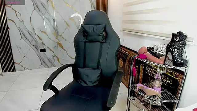 queen_findom1 Obrolan Langsung XXX
