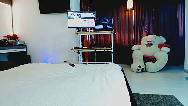 LadyAriaHunt's Live XXX Chat