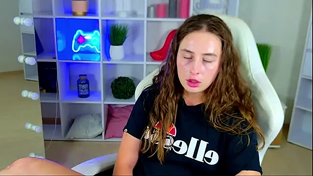 צ'אט XXX בשידור חי של NadinnL