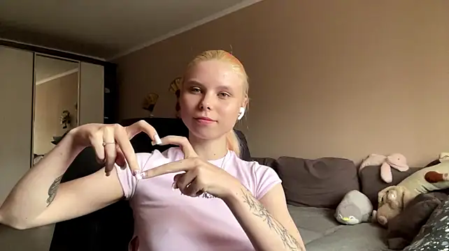 EdwinaDespres webcam show