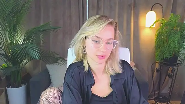 Chat XXX ao vivo de NoraMoreau