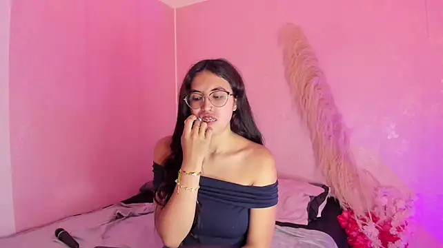 Valk_submissive's Live XXX Chat