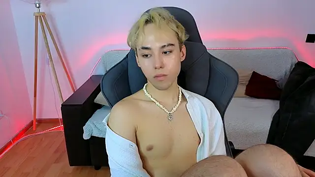 Yan_Cat webkamerás műsora