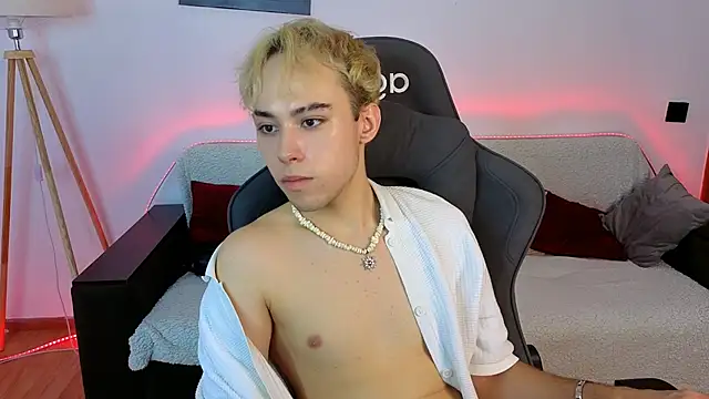 Show modela Yan_Cat na web-kameri